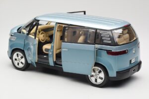 Volkswagen Microbus Concept Hellgrün Revell 1:18 08444 Metall — Bild 5 von 8