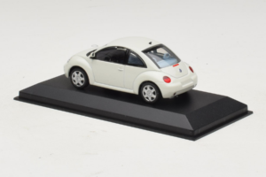 Volkswagen New Beetle Weiß Minichamps 1:43 430058005 Metall — Bild 3 von 4