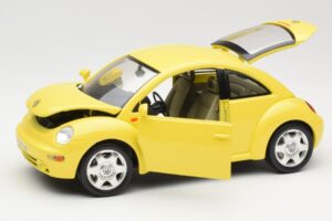 Volkswagen New Beetle Gelb Bburago 1:18 BEETLE001 Metall — Bild 2 von 8
