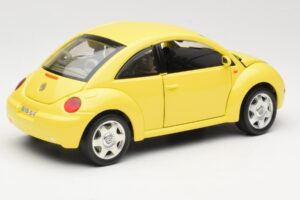 Volkswagen New Beetle Gelb Bburago 1:18 BEETLE001 Metall — Bild 3 von 8