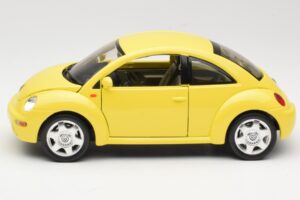 Volkswagen New Beetle Gelb Bburago 1:18 BEETLE001 Metall — Bild 4 von 8