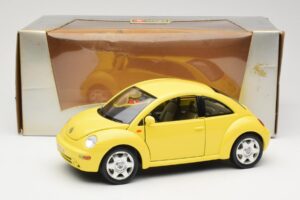 Volkswagen New Beetle Gelb Bburago 1:18 BEETLE001 Metall — Bild 8 von 8