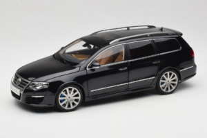 Volkswagen Passat B6 R36 Variant Schwarz NZG 1:18 KF044-4A Metall