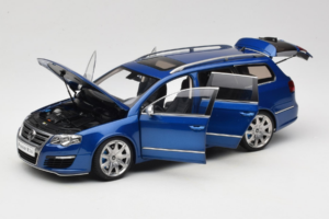 Volkswagen Passat B6 R36 Variant Blau NZG 1:18 KF044 Metall — Bild 2 von 9