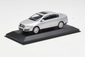 Volkswagen Passat B6 Silber Minichamps 1:43 PASSAT003 Metall — Bild 2 von 4