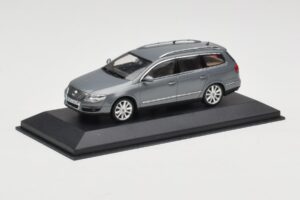 Volkswagen Passat B6 Variant Grey Metallic Minichamps 1:43 PASSAT005 Metall — Bild 2 von 4