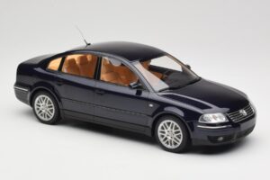 Volkswagen Passat W8 B5.5 Indigo Blue DNA 1:18 DNA000029 Metall — Bild 4 von 6