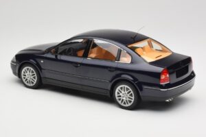 Volkswagen Passat W8 B5.5 Indigo Blue DNA 1:18 DNA000029 Metall — Bild 5 von 6