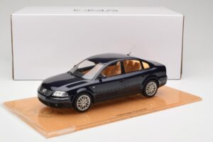 Volkswagen Passat W8 B5.5 Indigo Blue DNA 1:18 DNA000029 Metall — Bild 6 von 6