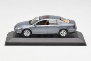 Volkswagen Phaeton 3D Grau Minichamps 1:43 3D0099300GPR7Q Metall