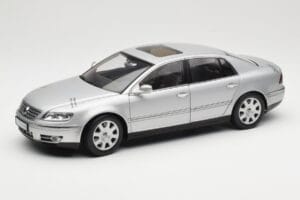 Volkswagen Phaeton D1 Silver Metallic AUTOart 1:18 79742 Metall