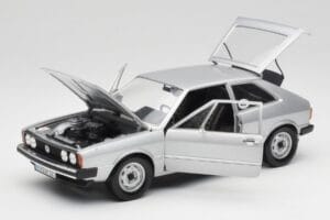 Volkswagen Scirocco GT Mk1 Silver Metallic Revell 1:18 08833 Metall — Bild 2 von 8