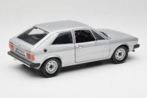 Volkswagen Scirocco GT Mk1 Silver Metallic Revell 1:18 08833 Metall — Bild 3 von 8