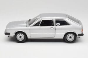 Volkswagen Scirocco GT Mk1 Silver Metallic Revell 1:18 08833 Metall — Bild 4 von 8