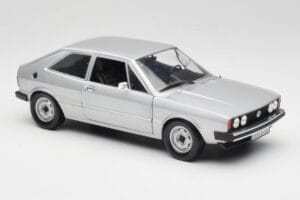 Volkswagen Scirocco GT Mk1 Silver Metallic Revell 1:18 08833 Metall — Bild 6 von 8