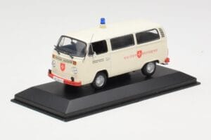 Volkswagen T2 Ambulance Malteser Hilfsdienst Minichamps 1:43 400053092 Metall — Bild 2 von 4