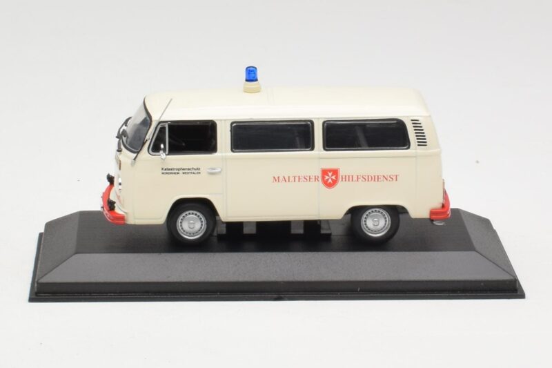 Volkswagen T2 Ambulance Malteser Hilfsdienst Minichamps 1:43 400053092 Metall
