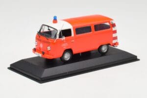 Volkswagen T2 Bus Feuerwehr Frankfurt Rote Stoßstangen Minichamps 1:43 400053091-V1 Metall — Bild 2 von 4