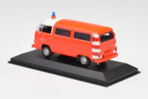 Volkswagen T2 Bus Feuerwehr Frankfurt Rote Stoßstangen Minichamps 1:43 400053091-V1 Metall — Bild 3 von 4