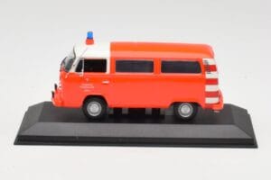 Volkswagen T2 Bus Feuerwehr Frankfurt Rote Stoßstangen Minichamps 1:43 400053091-V1 Metall
