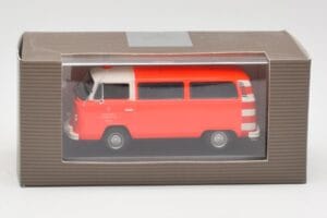 Volkswagen T2 Bus Feuerwehr Frankfurt Minichamps 1:43 400053091-R Metall — Bild 4 von 4