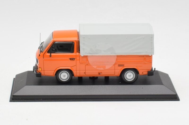 Volkswagen T3 Pritschenwagen Orange Minichamps 1:43 400055200 Metall