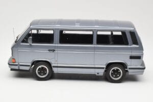Volkswagen T3 Porsche B32 Minibus Blau KK-Scale 1:18 KKDC180221 Metall — Bild 3 von 6