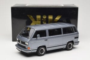 Volkswagen T3 Porsche B32 Minibus Blau KK-Scale 1:18 KKDC180221 Metall — Bild 6 von 6