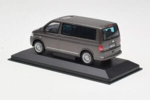 Volkswagen T5 Bus Bronze Metallic Minichamps 1:43 4039378412203 Metall — Bild 3 von 4