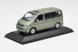 Volkswagen T5 Bus Fresco Green Minichamps 1:43 T5001-B Metall — Bild 2 von 4