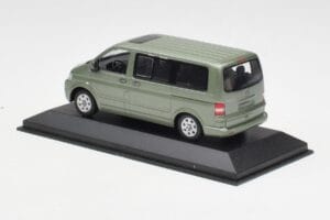 Volkswagen T5 Bus Fresco Green Minichamps 1:43 T5001-B Metall — Bild 3 von 4