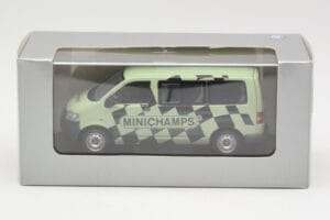 Volkswagen T5 Bus Grün Minichamps 1:43 T5002 Metall — Bild 4 von 4