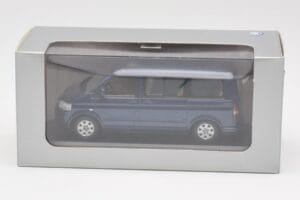Volkswagen T5 Bus Shadow Blue Minichamps 1:43 842902102 Metall — Bild 4 von 4
