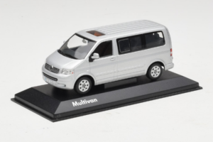 Volkswagen T5 Bus Silber Minichamps 1:43 T5003 Metall — Bild 2 von 4