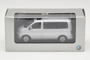 Volkswagen T5 Bus Silber Minichamps 1:43 T5003 Metall — Bild 4 von 4