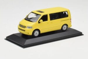 Volkswagen T5 Bus Gelb Minichamps 1:43 842902111 Metall — Bild 2 von 4