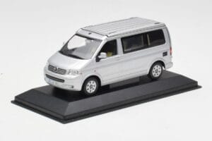 Volkswagen T5 California Silber Minichamps 1:43 7H8099300GPA7W Metall — Bild 2 von 4