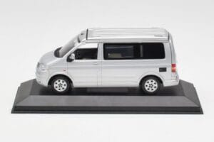Volkswagen T5 California Silber Minichamps 1:43 7H8099300GPA7W Metall