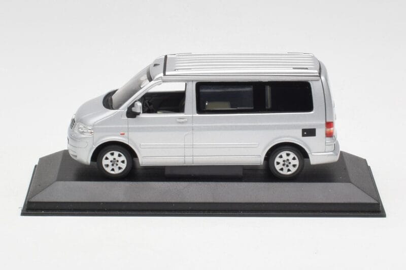 Volkswagen T5 California Silber Minichamps 1:43 7H8099300GPA7W Metall