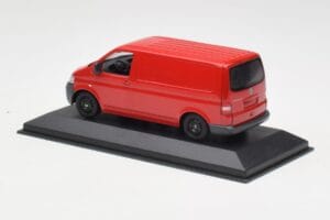 Volkswagen T5 Lieferwagen Rot & Schwarze Felgen Minichamps 1:43 400052260-B Metall — Bild 3 von 4