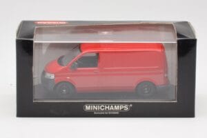 Volkswagen T5 Lieferwagen Rot & Schwarze Felgen Minichamps 1:43 400052260-B Metall — Bild 4 von 4