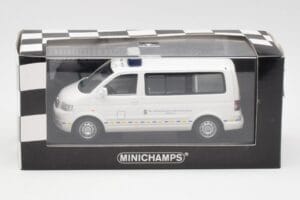 Volkswagen T5 Multivan Bundeswehr Notarzt Prototyp Minichamps 1:43 400052291-P1 Metall — Bild 4 von 4