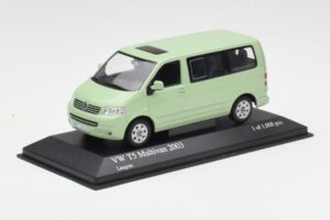 Volkswagen T5 Multivan California Limettengrün Minichamps 1:43 400052201 Metall — Bild 2 von 4