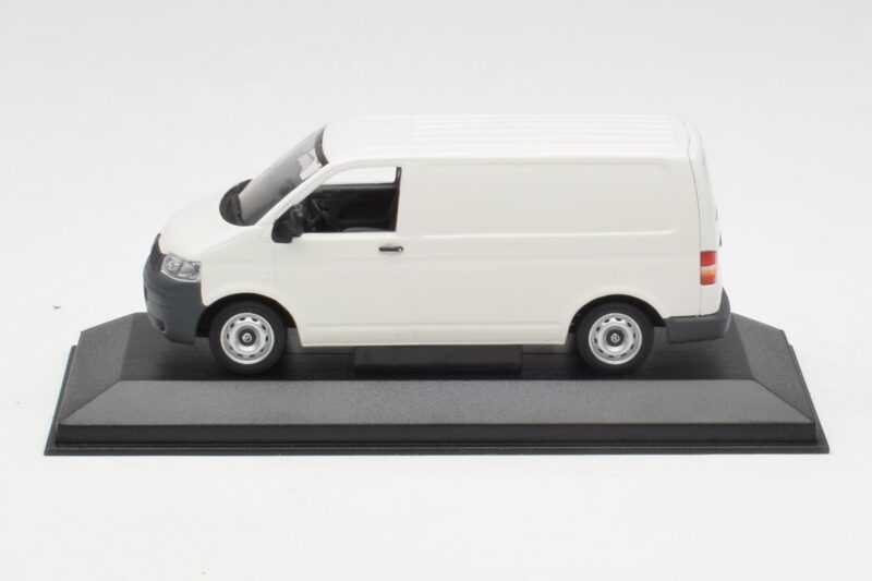 Volkswagen T5 Transporter Weiß Minichamps 1:43 T5002-B Metall