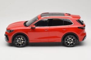 Volkswagen Tiguan eTSI R-Line Persimmon Red Metallic Otto 1:18 OT489 Resin — Bild 3 von 6