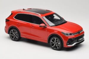 Volkswagen Tiguan eTSI R-Line Persimmon Red Metallic Otto 1:18 OT489 Resin — Bild 4 von 6
