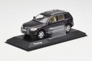 Volkswagen Touareg Grau Minichamps 1:43 TOUAREG001 Metall — Bild 2 von 4