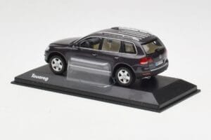 Volkswagen Touareg Grau Minichamps 1:43 TOUAREG001 Metall — Bild 3 von 4