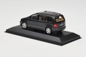 Volkswagen Touran 1T Dunkelgrün Minichamps 1:43 400052101 Metall — Bild 3 von 4