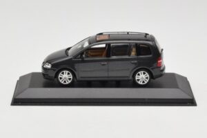 Volkswagen Touran 1T Dunkelgrün Minichamps 1:43 400052101 Metall